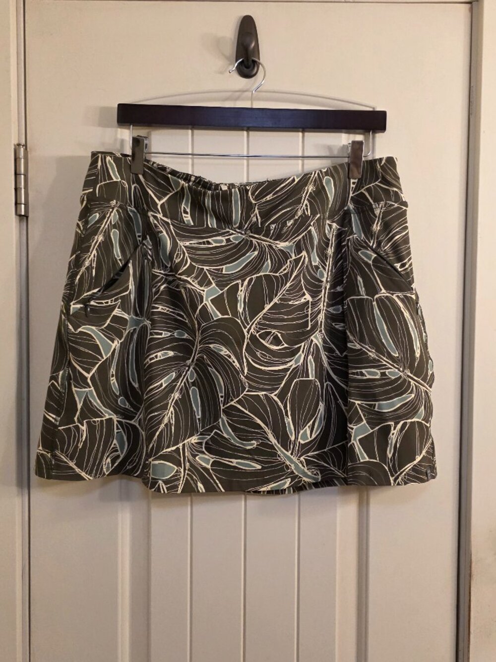 Dream On Skort 16" - Palm Leaf Women's XL